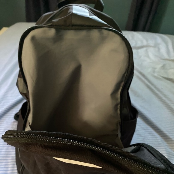 Nike Backpack - Picture 5 of 9